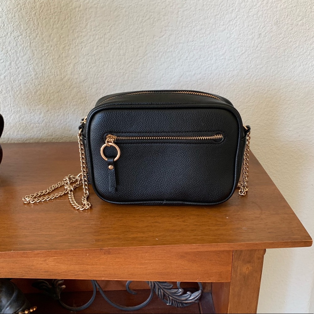 Small Black H&M Gold Chain Crossbody